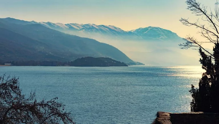 Ohrid-sjøen-skala-2