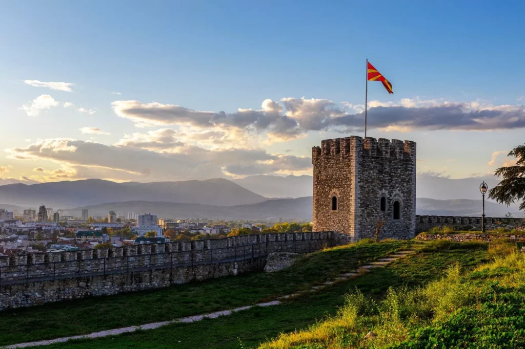 Skopje-fort-schaal-2