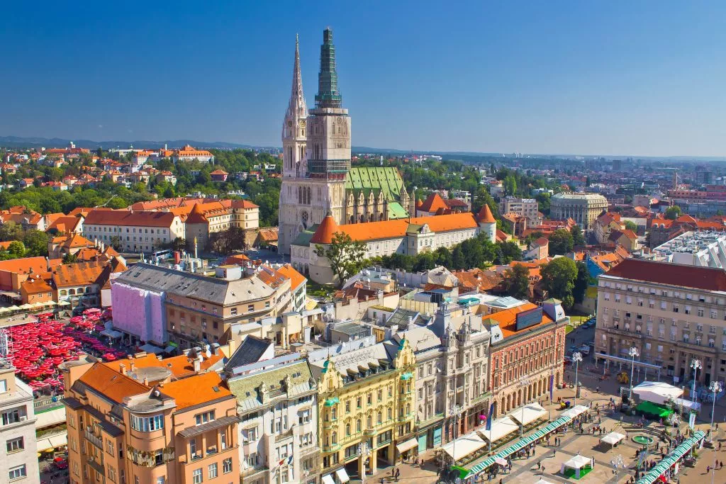 Zagreb-torget og katedralen fra luften